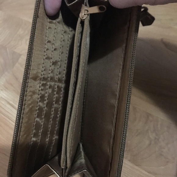 Y2K Vintage Gold Handbag - Picture 3 of 6